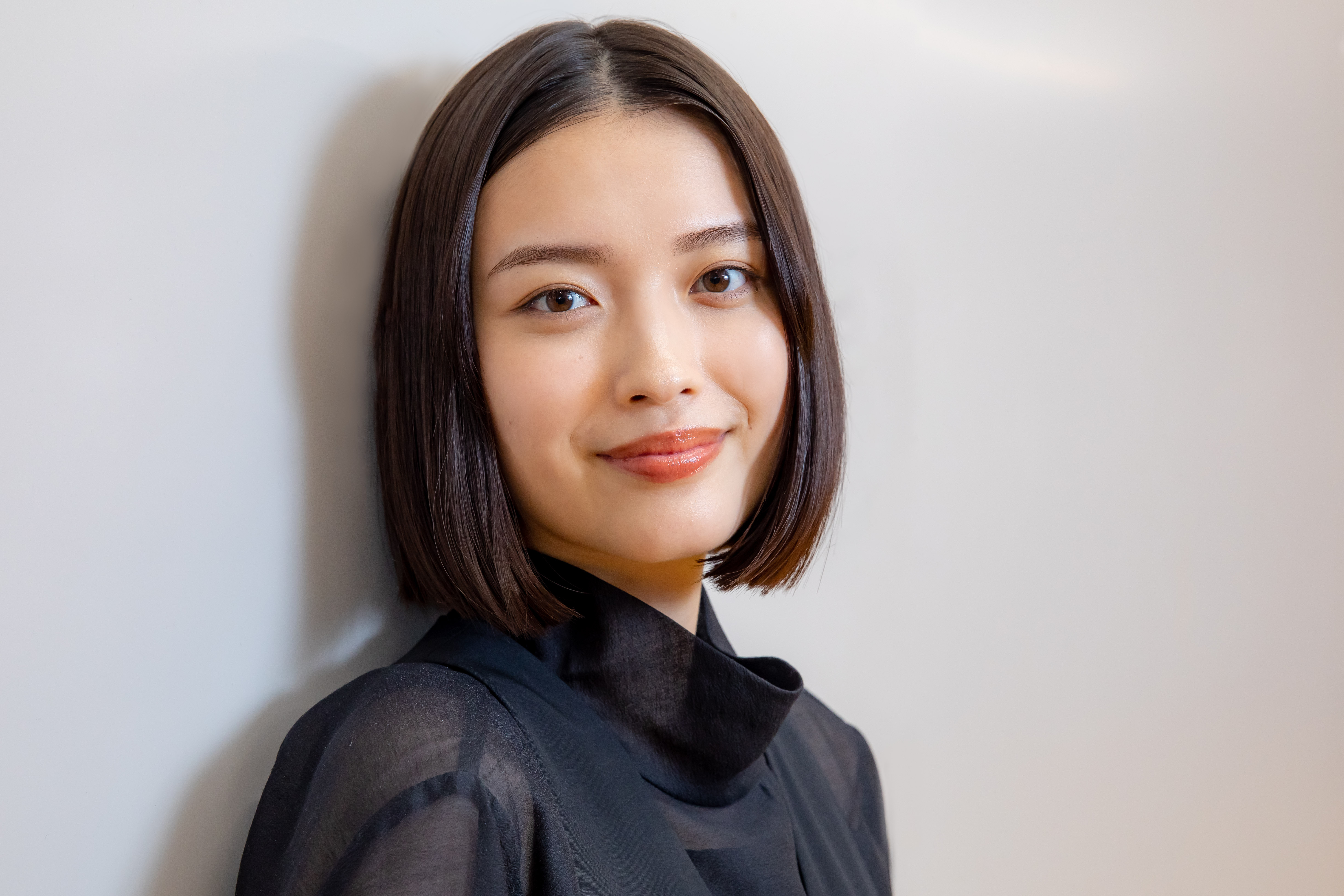 茅島みずきちゃん主演のFODオリジナルドラマ『エリカ』。先生を一途に慕う女子高生“エリカ”の思いはピュアか狂気か!?
