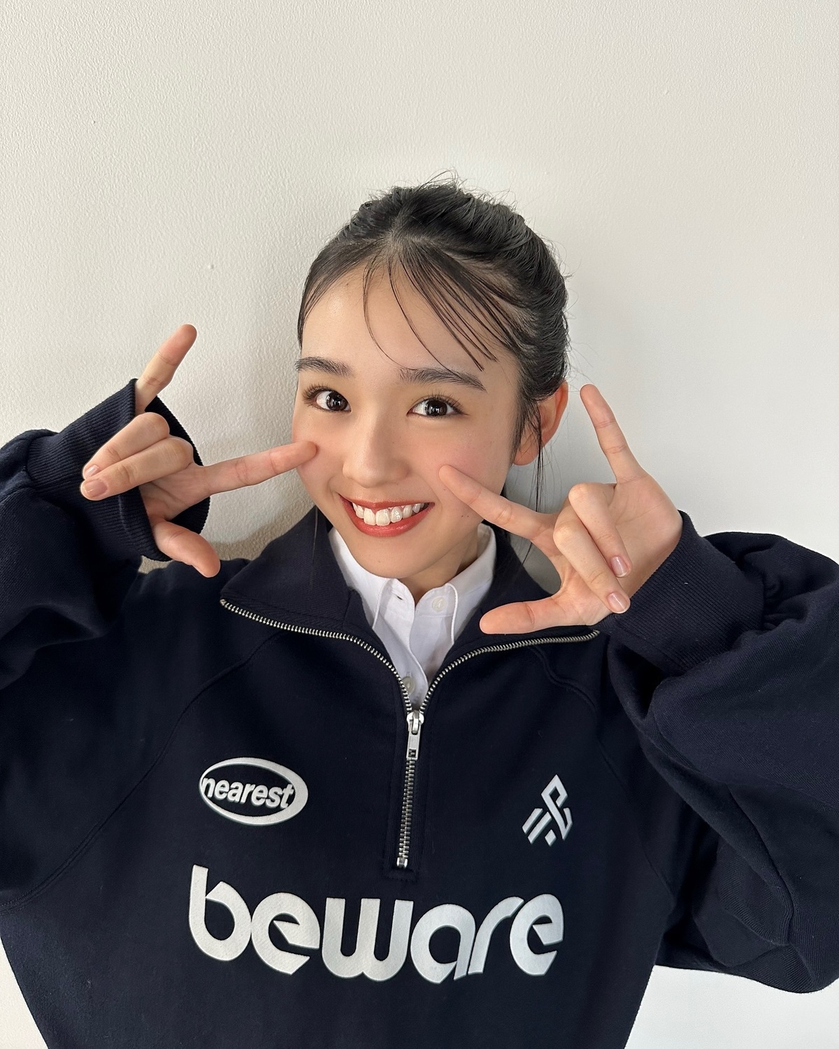 いろんなポーズのみんみ😋🫶🏻🤟🏻#Seventeen #セブンティーン #ST #雑誌 #ファッション雑誌 #オフショット #可愛い女の子 #宮迫翠月 #みんみ #jk #モデル #オフショット