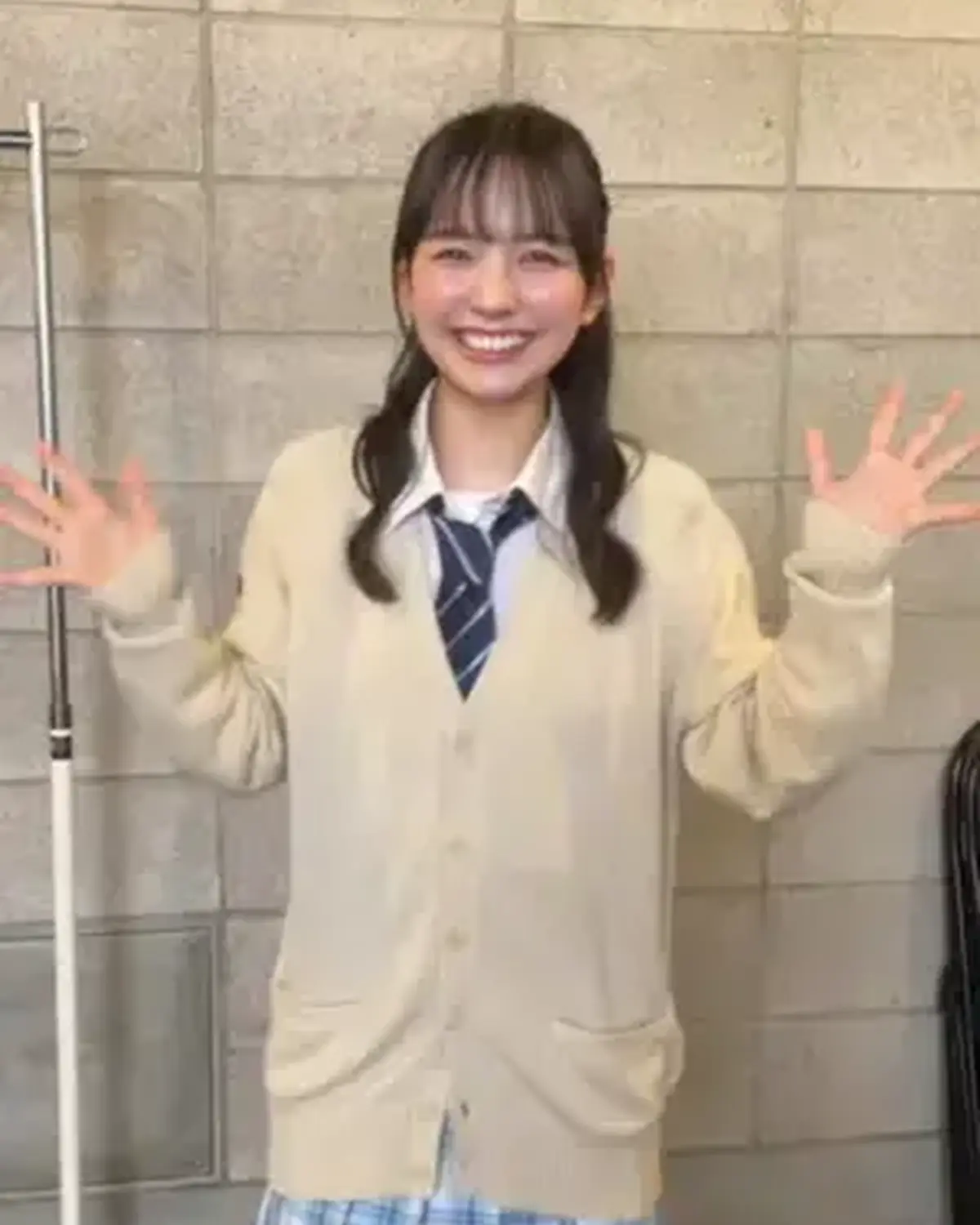 秋号の撮影現場でもここあを踊らせてみた。💃🥒🎶 #河村ここあ #エアロピクルス #セブンイレブン #Seventeenモデル #踊ってみた　@河村ここあ
