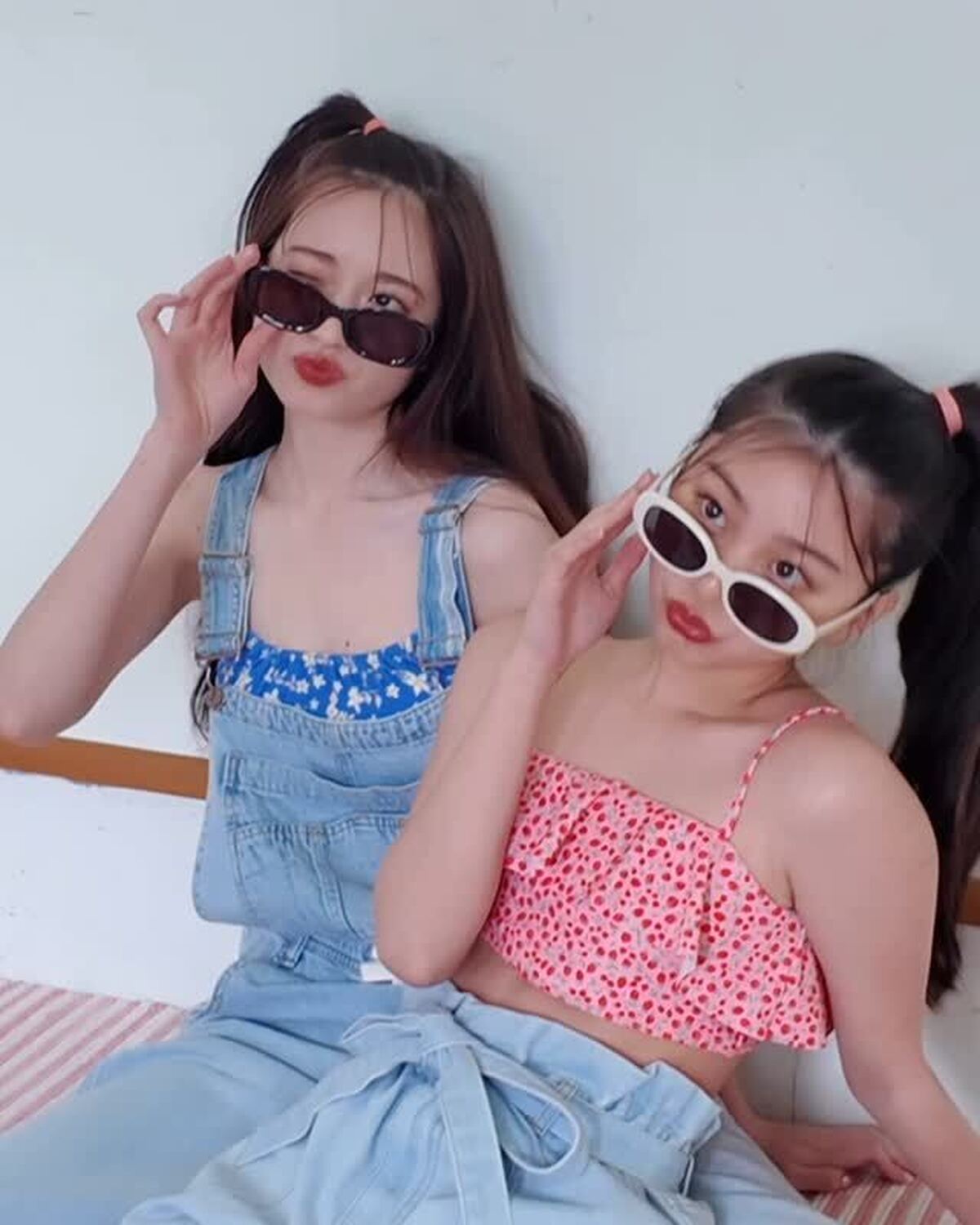 あんちゃん♡あいちゃんの姉妹っぽショット🎥水着を洋服っぽく着るのがイマっぽい👙👖みんなは今年どんな水着を買った〜？😎🌴#Seventeen #セブンティーン #ST #雑誌 #ファッション雑誌 #Se