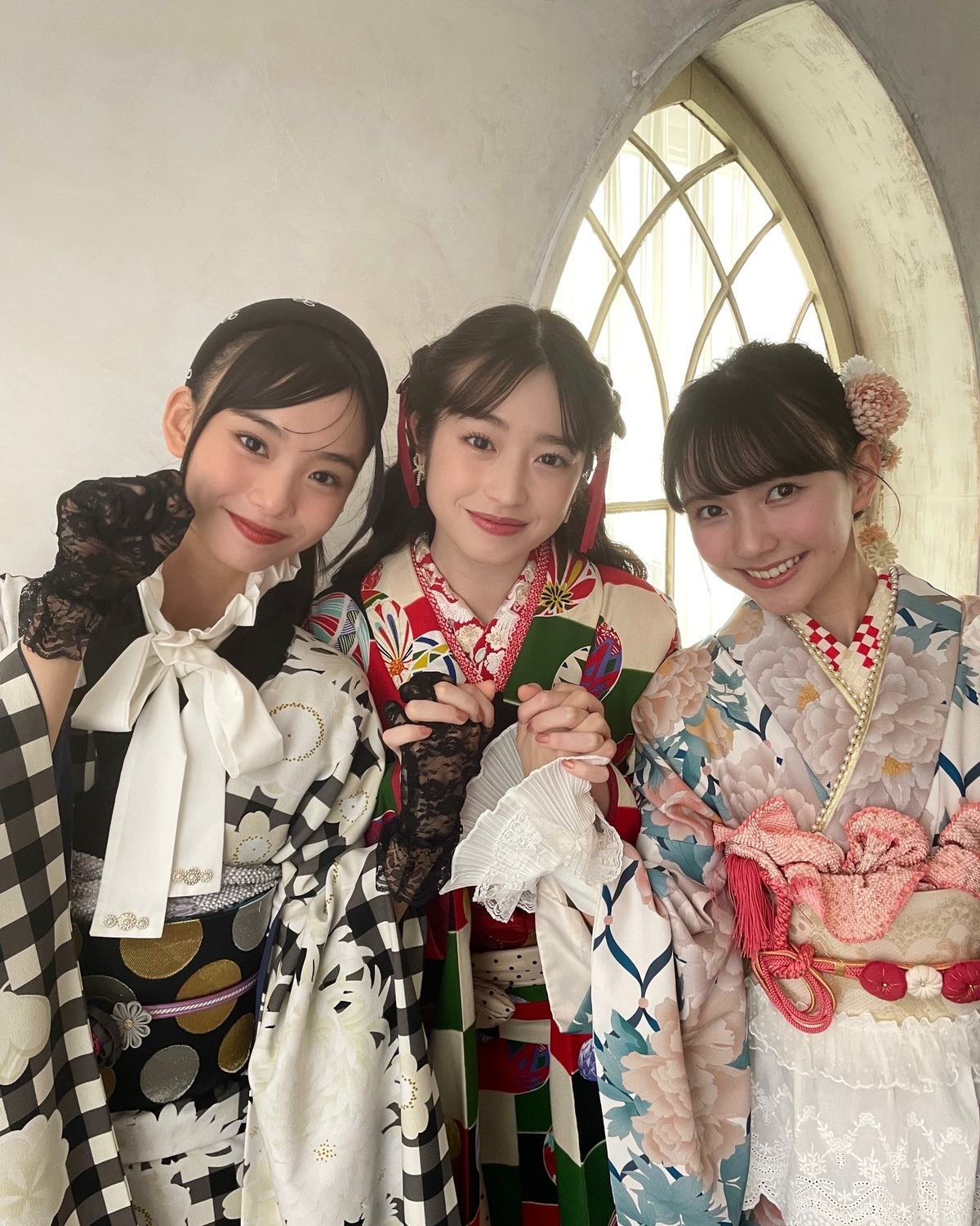 1月最後のオフショットは…もちろんこの３人🥰💓晴れ着姿で素敵に新年を彩ってくれた、ここあ、杏也菜、麗世✨👘みんなにとってどんな1ヶ月だった？🪽明日からいよいよ2月🎀LJC・LJKのみんなは卒業までのカ