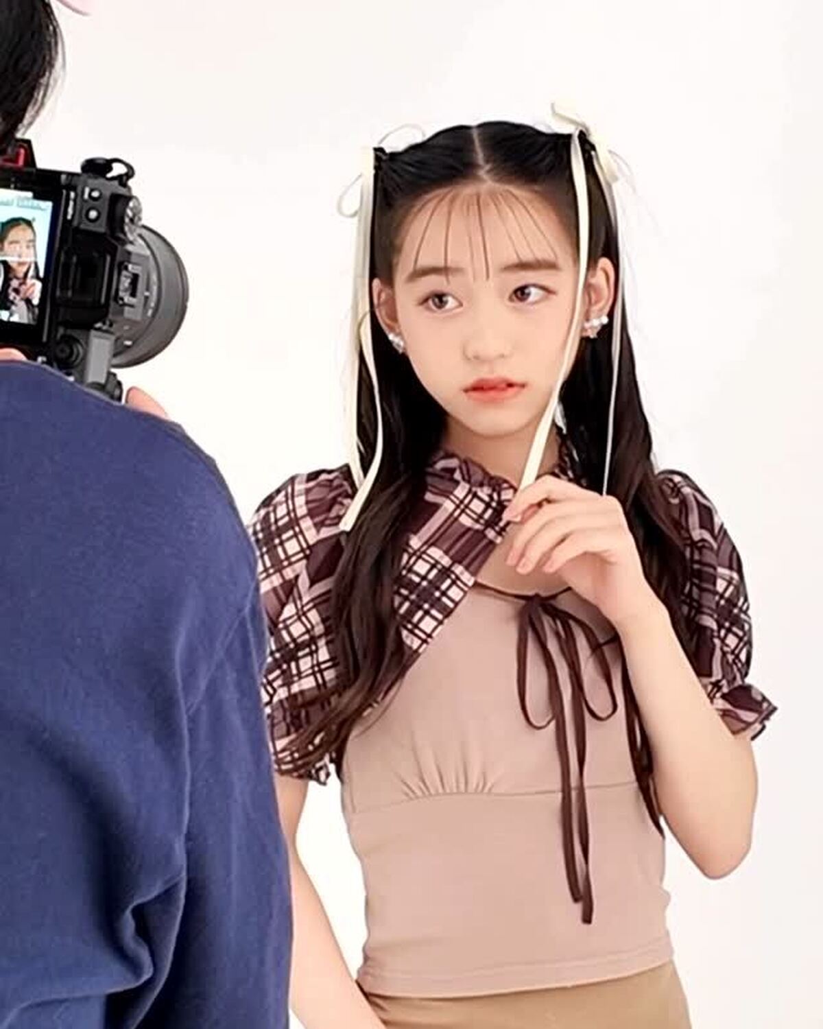 ＼本日23：59投票締め切り🗳️／#ミスセブンティーン2025ファイナリスト 💖No.1 #新井あいら No.2 #岡本望来No.3 #梶原叶渚 ファッション撮影に挑戦❤️‍🔥の撮影風景をお届け🎥ミス