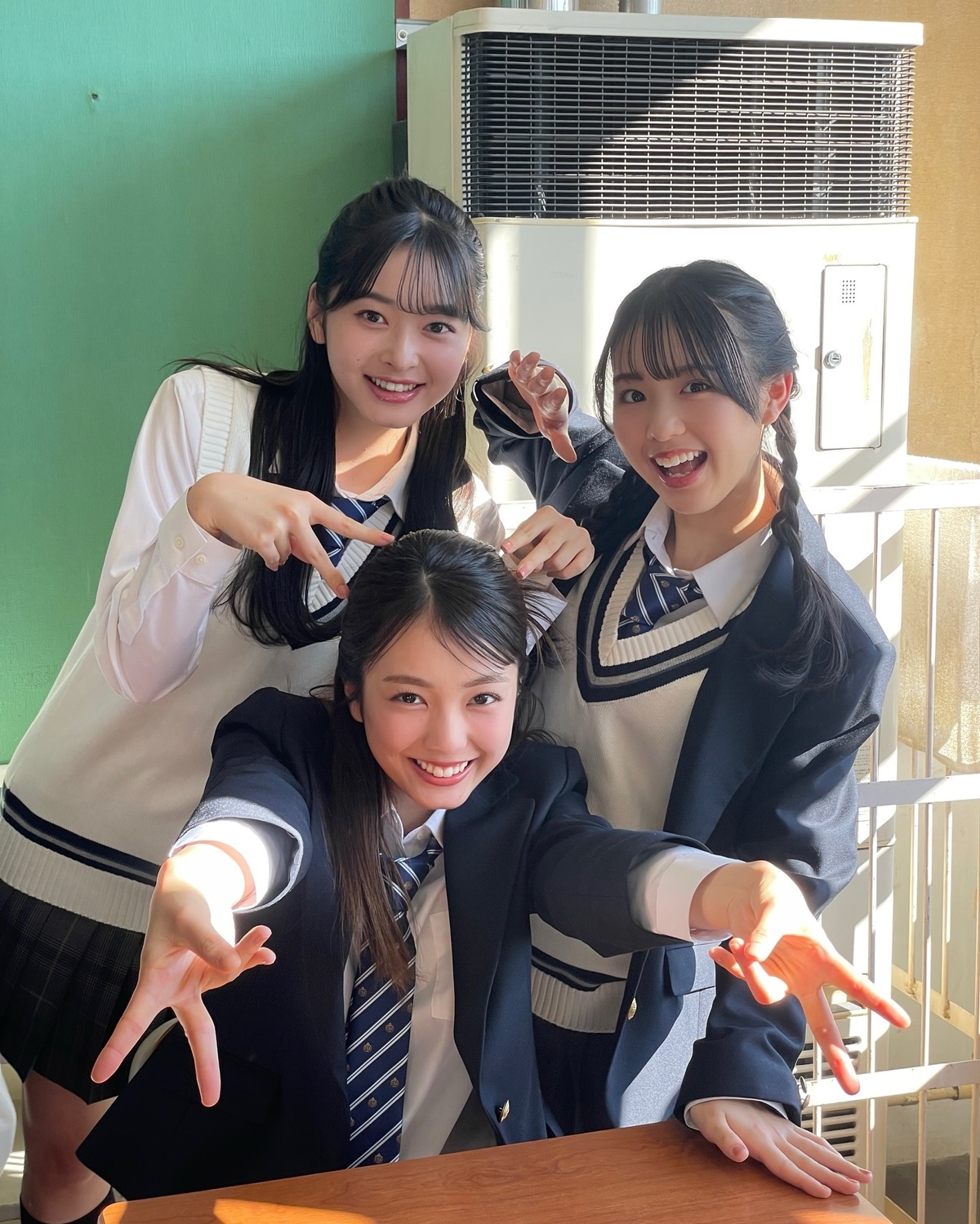 いよいよ始まる新学期🏫✨みんな準備はOK？💨新高3トリオの仲良しショットが可愛すぎる🥹💞#滝口芽里衣 #堀口真帆 #宮迫翠月 #ljk #高校生