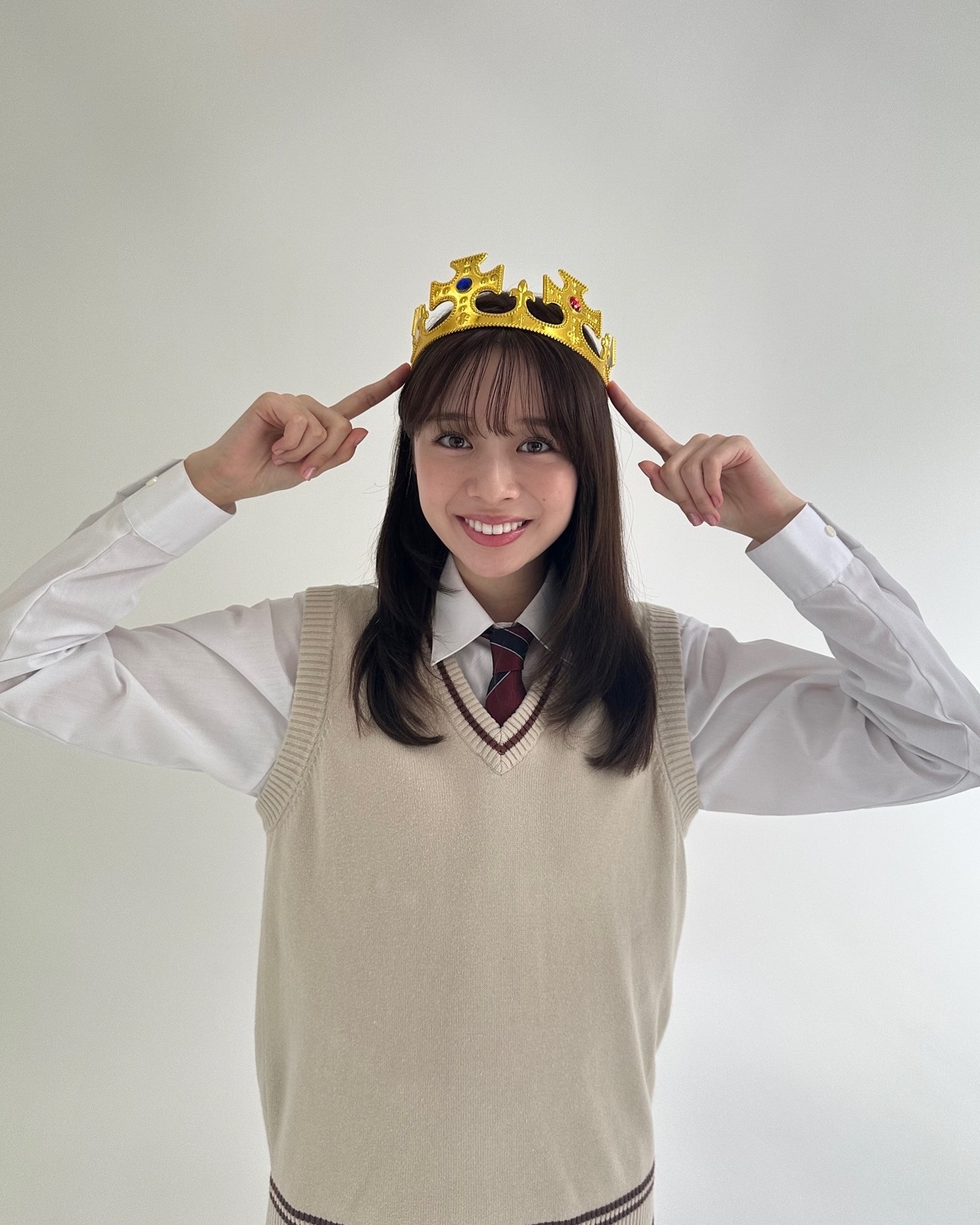 まだまだ制服が似合いすぎる梨々花👸🏻🎀卒業企画のテストは見てくれた？🥺📝最後まで珍回答続出⁉️だったよ🥹#田鍋梨々花  #セブンティーン #セブンティーンモデル #stモ #stモデル #sevent