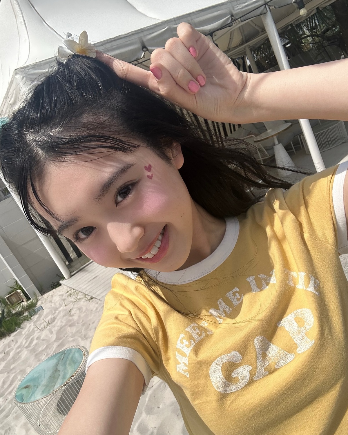 みんなー！まだまだ夏を楽しんでる？🌴🌺今日は太陽にも負けないビタミンみんみのオフショット☀️夏休みもあと数週間！思い出をいっぱい作って楽しもうね🎶#Seventeen #セブンティーン #ST夏号 #