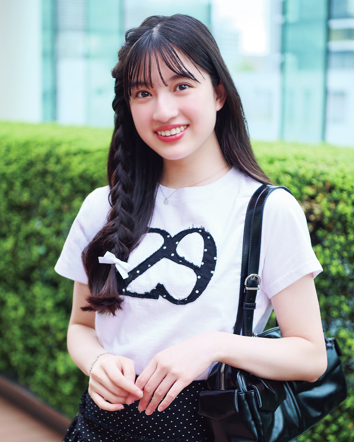 【川瀬翠子の私服Tシャツコーデ】ロゴのドットを生かした甘辛モノトーン【夏の推しTシャツSNAP】