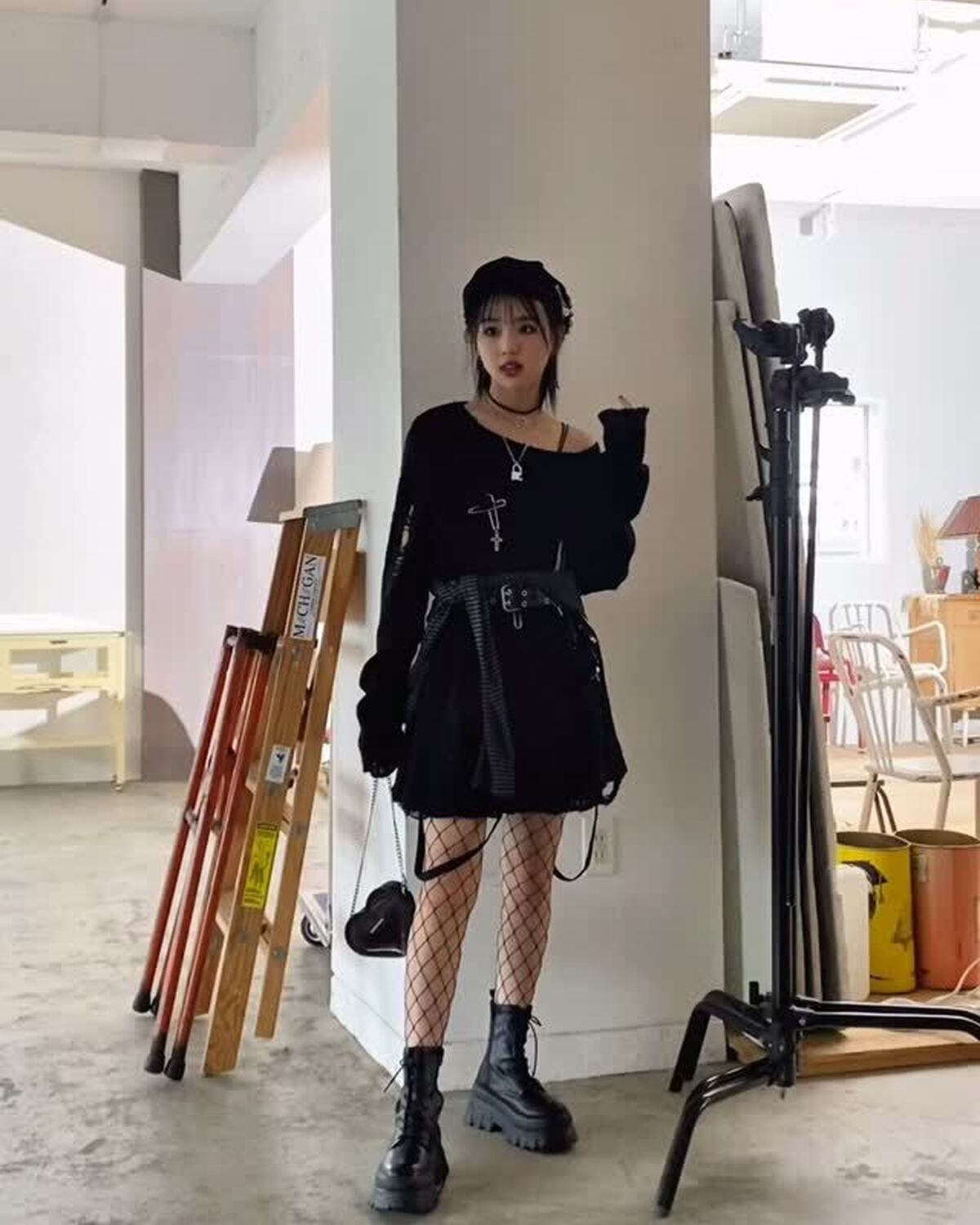 大好評のみんみのNANAコーデ🎸🖤網タイツをあわせると 