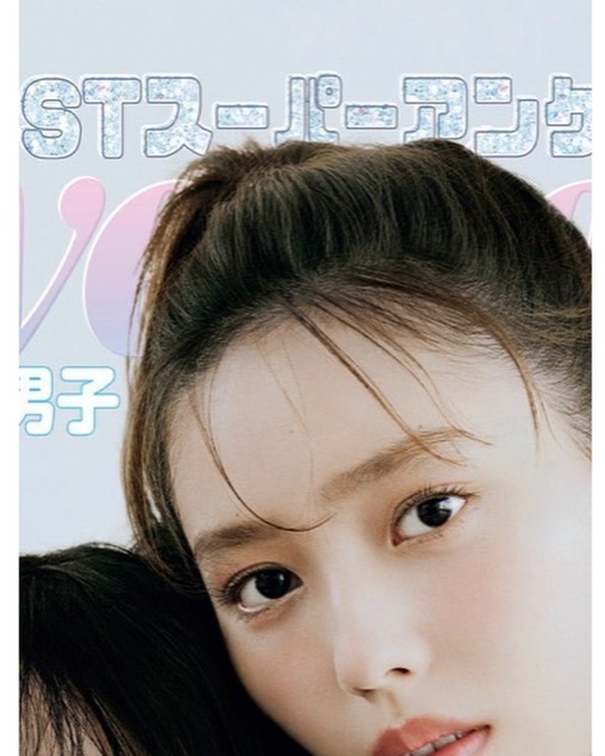 ✨🌻Hello July🌻✨Seventeen夏号📖7月1日発売🤍【衣装】
［汐梨］T シャツ￥1500・ベルト￥2990／ユニクロ パンツ￥30800／カルバン・ク
ライン イヤリング￥330／La