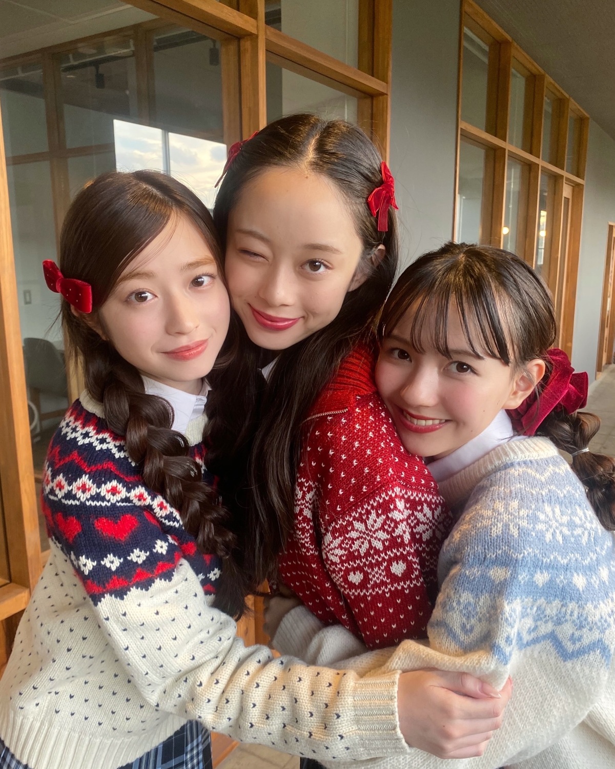 ˖ . ݁𝜗𝜚. ݁₊𝕄𝕖𝕣𝕣𝕪 𝕏𝕞𝕒𝕤˖ . ݁𝜗𝜚. ݁₊あやな🎀ふじこ🎀ここあ の仲良しLJK㋲💫昨日投稿した3人のプリクラも可愛すぎるから絶対見て🎅🏻❤️#河村ここあ #佐藤不二子 #葛西杏