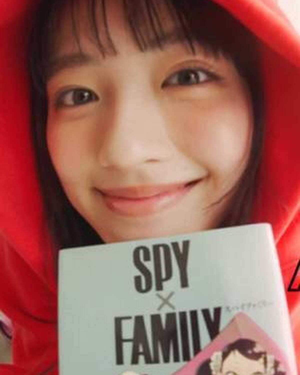 ❤️Hello September🤎 今月のカバーガールは、Seventeen秋号でソロで初表紙を飾るじゅったんこと #上坂樹里 🐰🎧🎶 赤いパーカがかわいすぎる❣️ 秋号の大特集が「ときめき♡ JK
