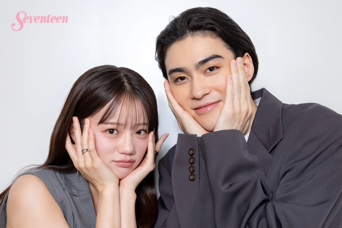 おちゃめなポーズをとる市川染五郎と中島瑠菜