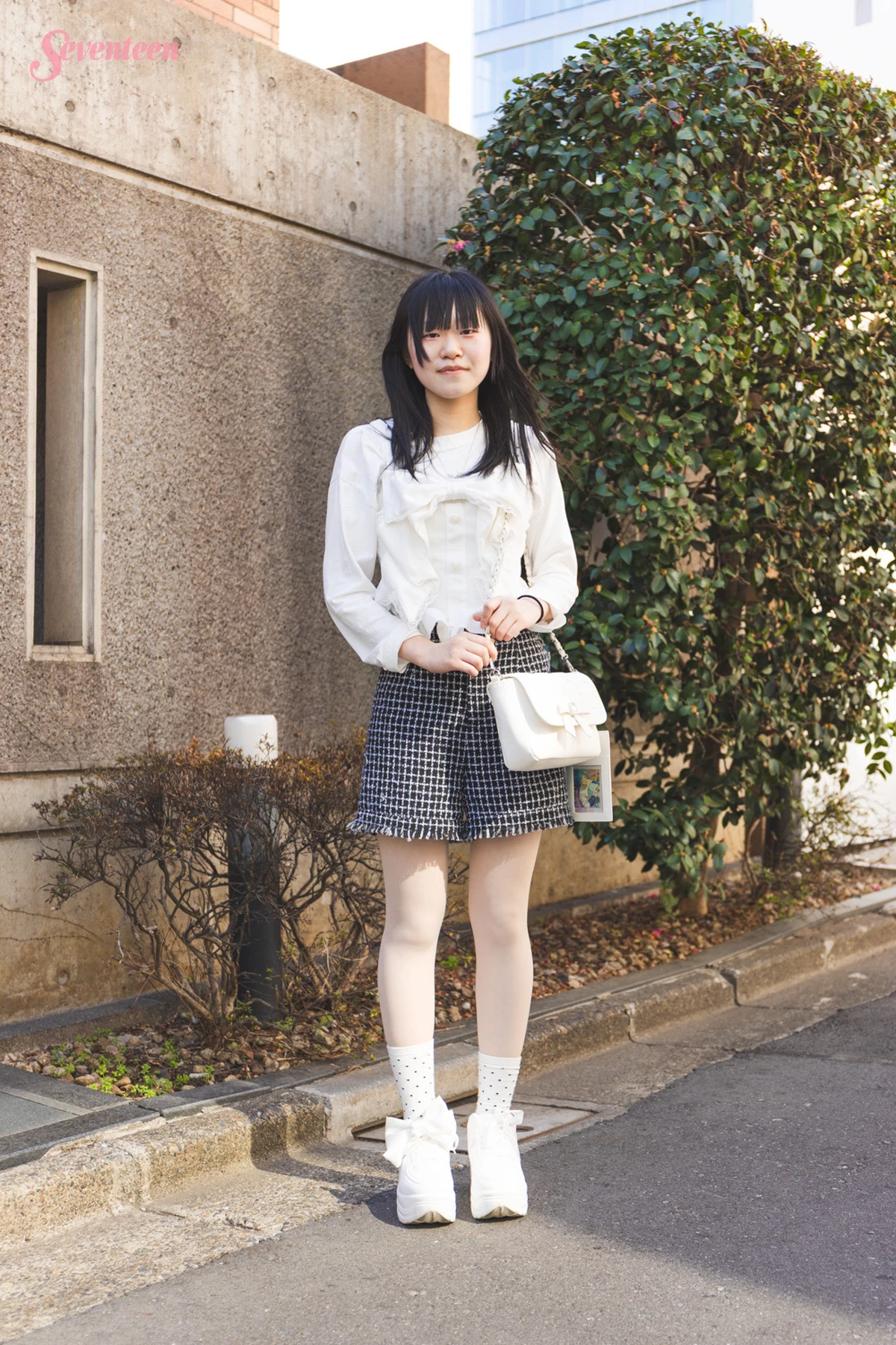 ちょっぴり遊びをきかせた清潔感のあるオーキャンコーデ