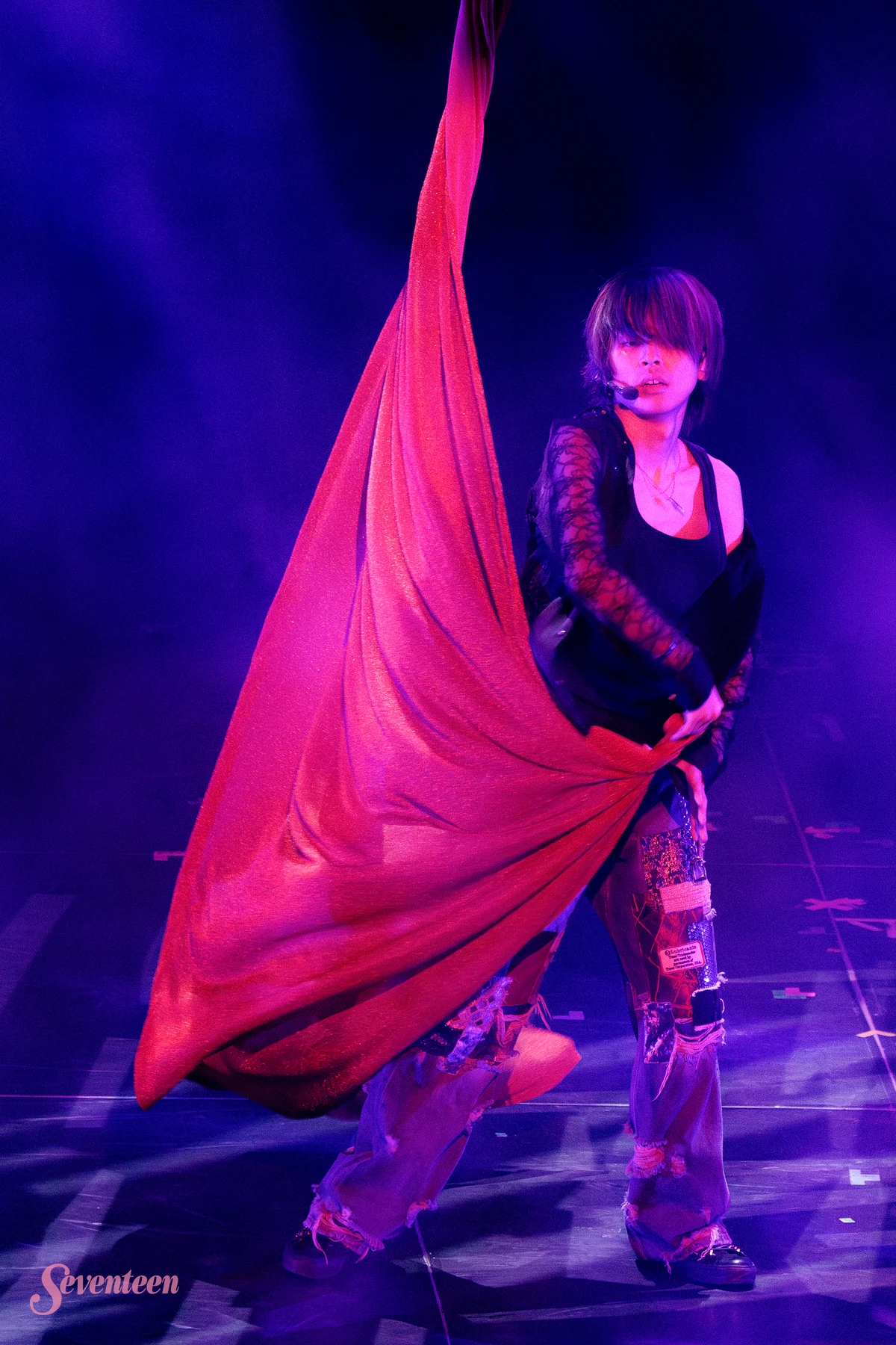 DOMOTOの『Bonnie Butterfly』を披露する矢花