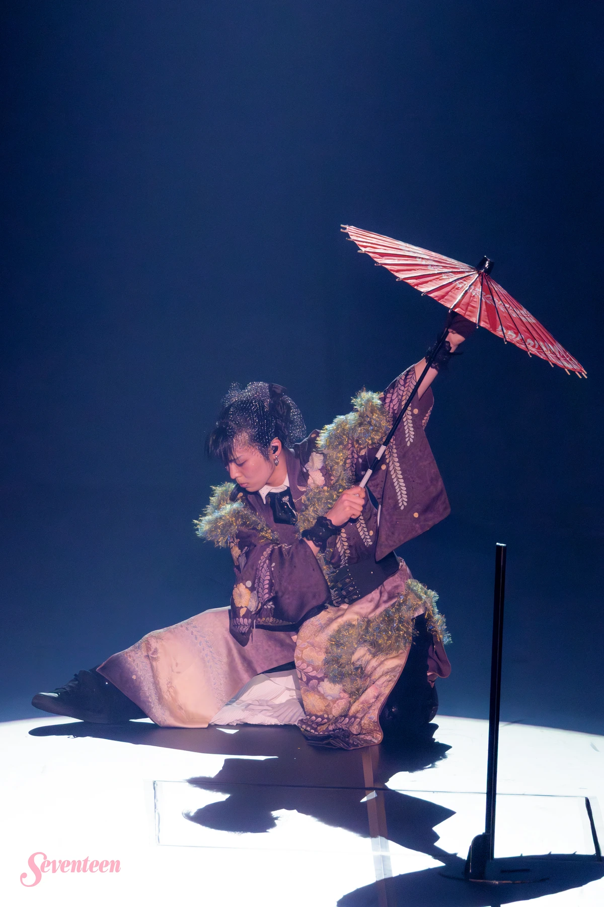 龍宮城 ARENA LIVE 2026 -SHIBAI-で番傘を使ってパフォーマンスするITARU