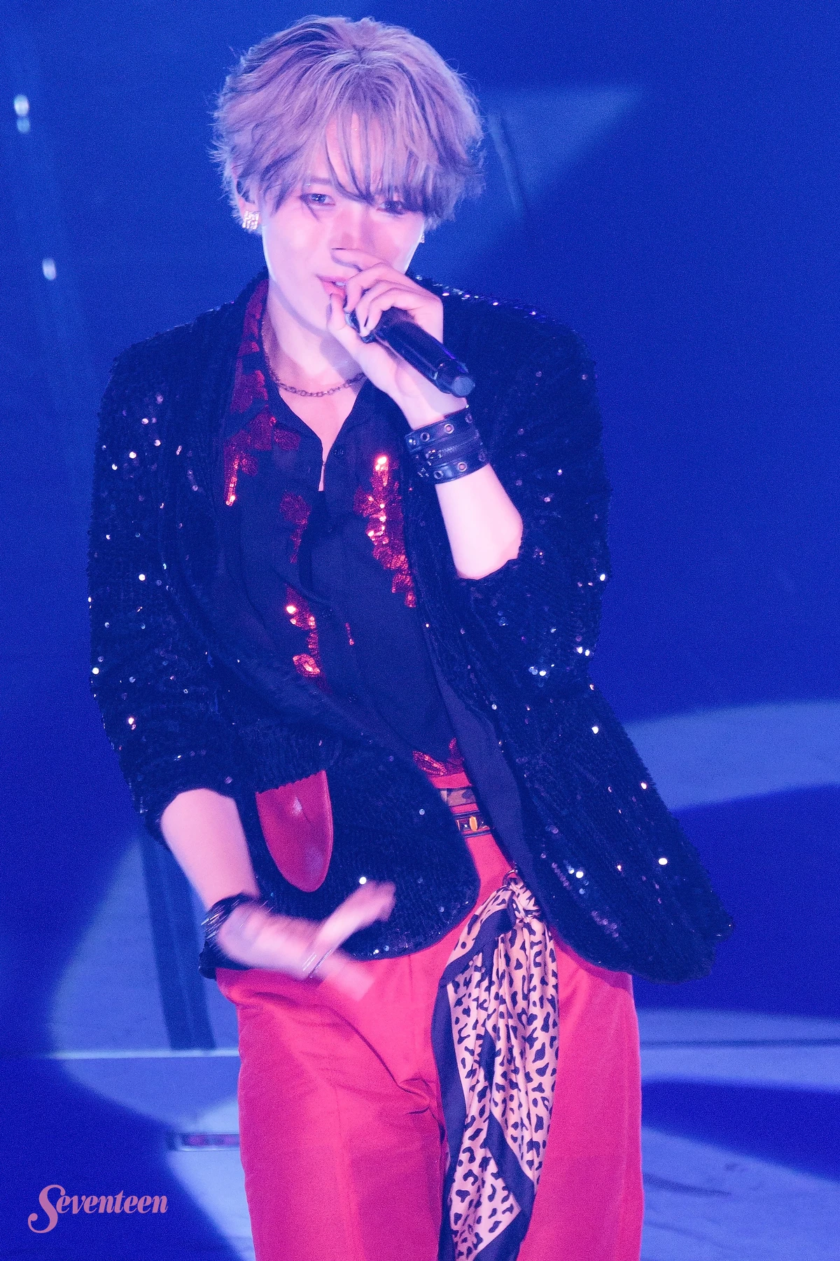 龍宮城 ARENA LIVE 2026 -SHIBAI-でパフォーマンスする冨田侑暉