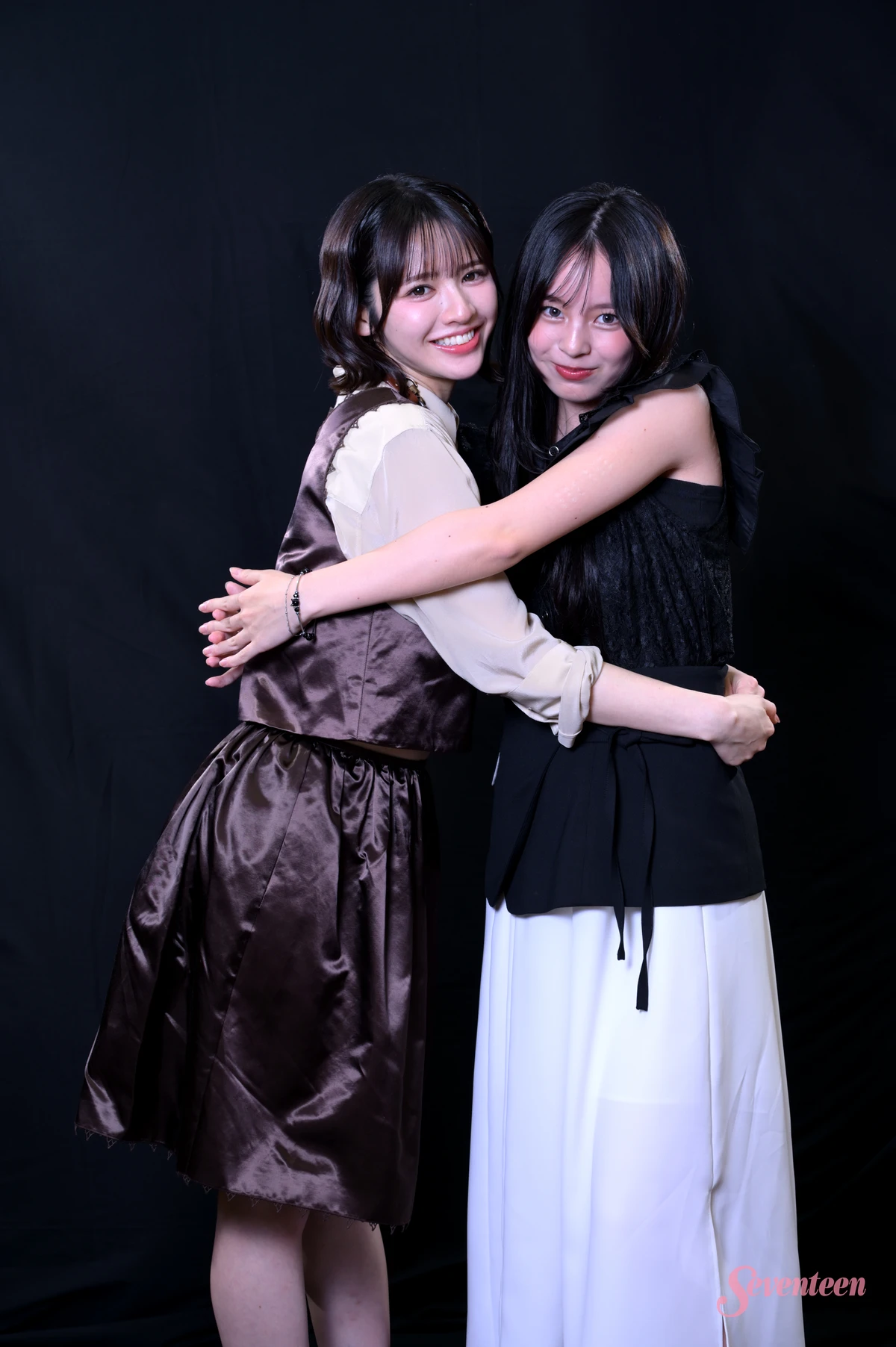 仲良くハグし合う鎮西さんと舞羽ちゃん