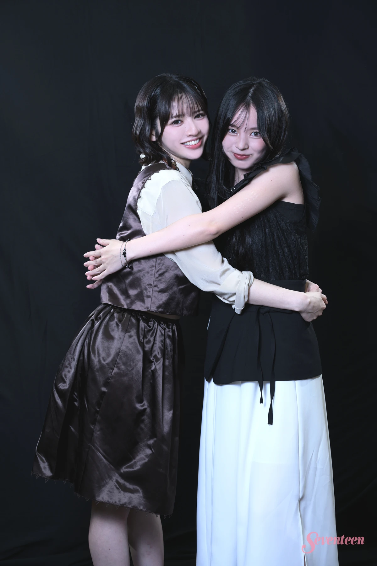 仲良くハグし合う鎮西さんと舞羽ちゃん